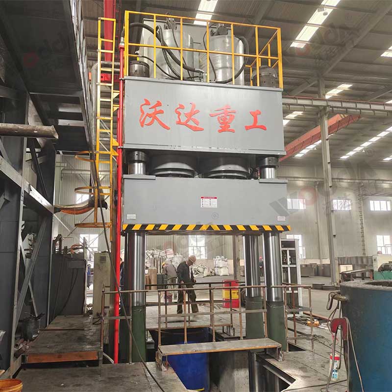 石墨坩埚成型设备